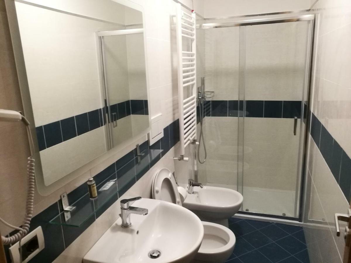Al Trenino Accomodation Hotel Rome Bagian luar foto