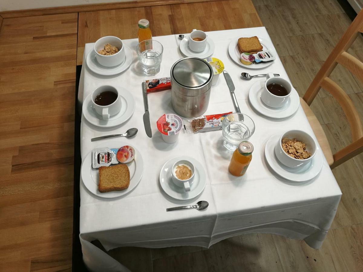 Al Trenino Accomodation Hotel Rome Bagian luar foto
