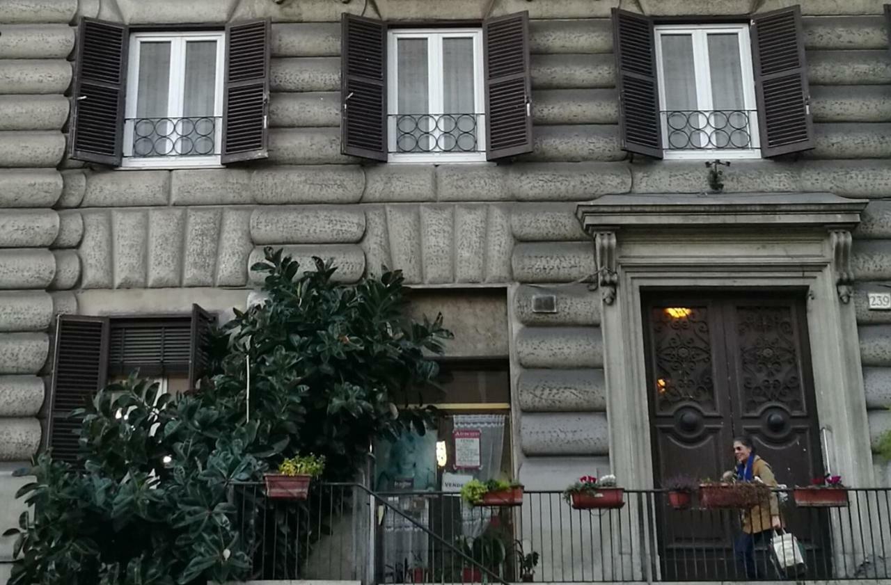 Al Trenino Accomodation Hotel Rome Bagian luar foto