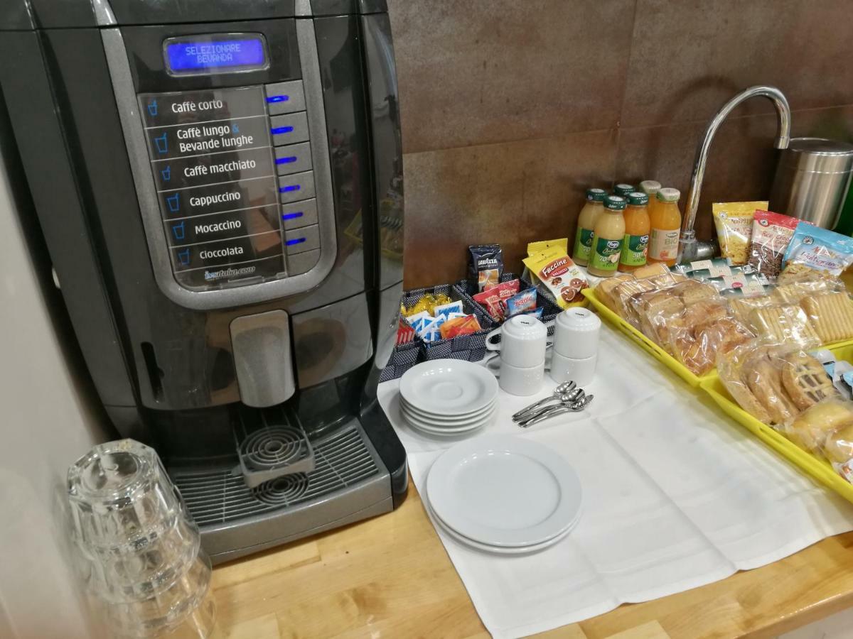 Al Trenino Accomodation Hotel Rome Bagian luar foto