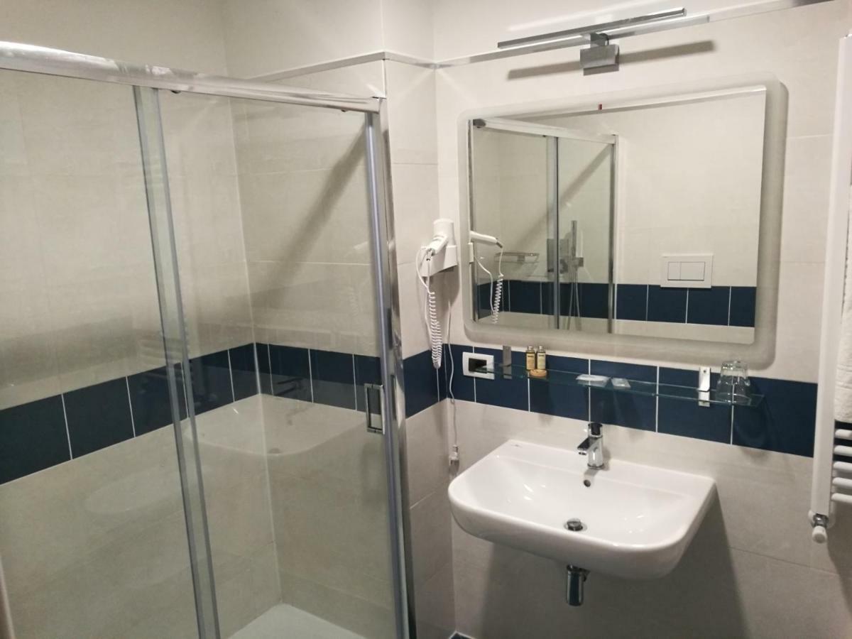 Al Trenino Accomodation Hotel Rome Bagian luar foto