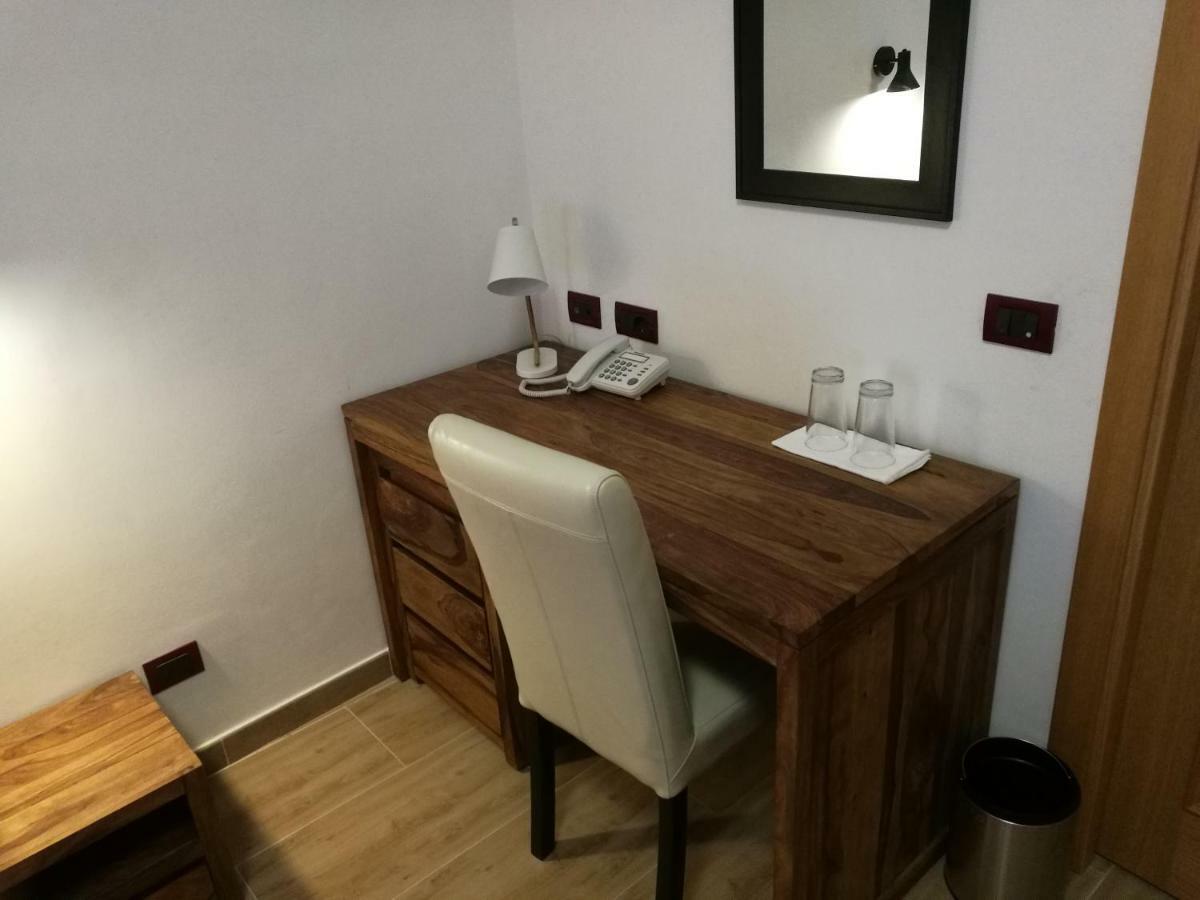 Al Trenino Accomodation Hotel Rome Bagian luar foto